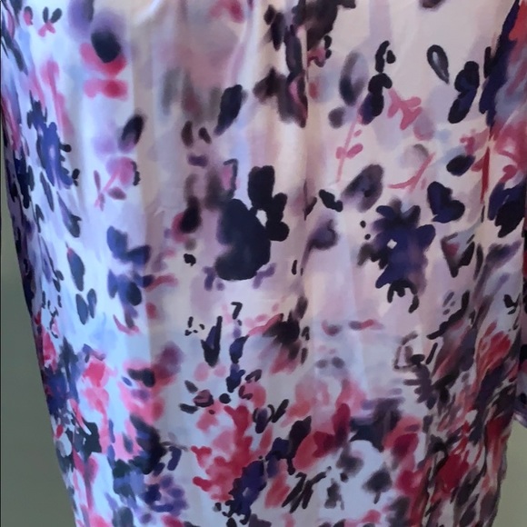 Floral top - Picture 2 of 5